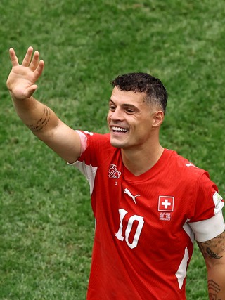 Đội trưởng Granit Xhaka: 'Thụy Sĩ phải thắng Argentina, chứ không đến để ngắm Messi'