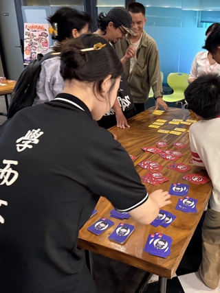 Chữ Nôm có gì mà mê hoặc giới trẻ Sài Thành?