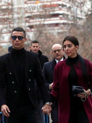 Rộ thông tin Ronaldo và bạn gái sắp kết hôn, địa điểm cùng dàn khách mời đặc biệt