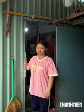 Cha bỏ đi, mẹ mất vì ung thư, nữ sinh nghèo lo giấc mơ đại học dang dở