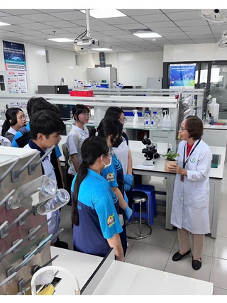 Có nên để hoạt động trải nghiệm, hướng nghiệp là môn học riêng?
