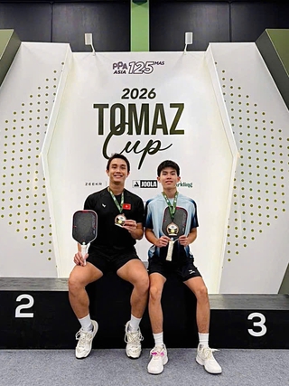 Minh Tít và Robert Huy lần đầu giành huy chương PPA Tour Pro nhờ 'bảo kiếm' mới

