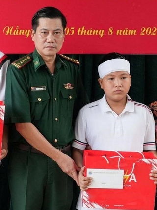 Những người lính giữ ấm đường biên lòng người