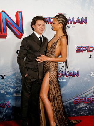 Zendaya và Tom Holland bí mật tổ chức lễ cưới tại Anh