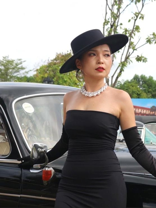 Dàn xe cổ gây chú ý ở TP.HCM: Có người đi gần 20 km đến chụp ảnh
