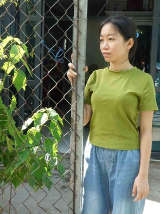 Mồ côi cha mẹ, nữ sinh nghèo lo giấc mơ đại học dang dở