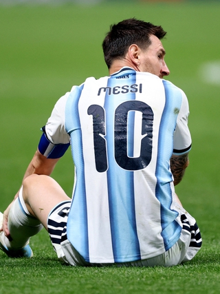 Nhìn lại sự nghiệp huy hoàng của Messi trong màu áo đội tuyển Argentina