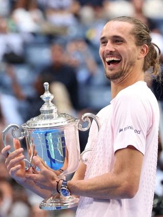 Alexander Zverev mất vài giây mới biết mình vô địch quần vợt Mỹ mở rộng 2026