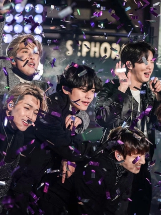 Vé concert BTS 'hét giá' gấp 30 lần, Tổng thống Hàn Quốc tuyên bố truy đến cùng