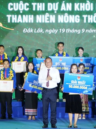 Vinh danh 30 nhà nông trẻ biến đồng ruộng thành những mô hình tiền tỉ
