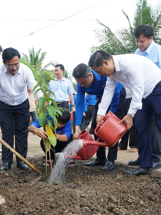 Thanh niên toàn quốc tình nguyện chung tay xây dựng nông thôn mới