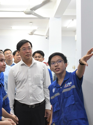 Sinh viên dùng năng lực công nghệ giải quyết những vấn đề của xã hội