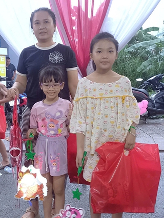 Trung thu thêm trọn vẹn từ những tấm lòng yêu thương