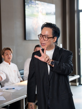 Ẩm thực Việt phong cách Michelin với Chef Peter Cường Franklin và Tùng Leo