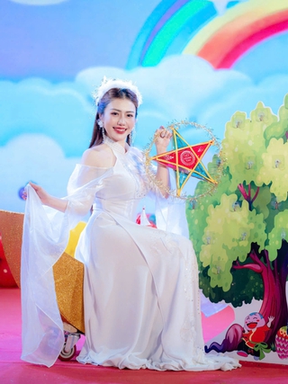 ‘Chú Cuội, chị Hằng’ đắt show dịp trung thu, thu nhập lên đến hàng chục triệu đồng