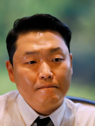 Chủ nhân hit 'Gangnam Style' bị xử phạt vì liên quan thuốc hướng thần