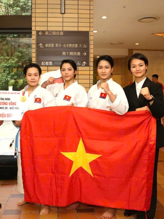 Hậu duệ rực rỡ của 'nữ hoàng' kata Việt Nam Nguyễn Hoàng Ngân: Tuyệt vời HLV 9X Đỗ Thị Thu Hà