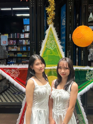 Đèn ông sao cỡ lớn khiến gen Z mê mẩn