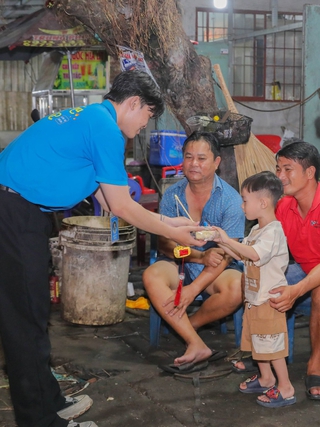 Một Đoàn trường với 19 đội hình đi về các tỉnh, thành chăm lo trung thu