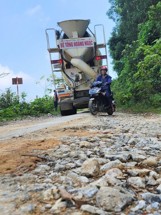 Gian nan con đường ra biên giới