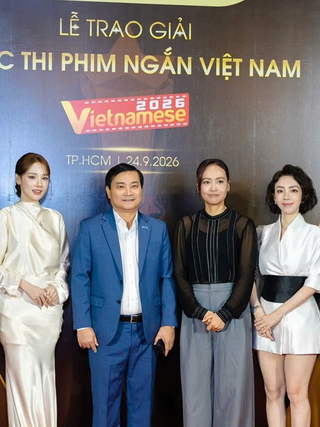 Nhã Phương cùng dàn nghệ sĩ hội ngộ tại thảm đỏ lễ trao giải