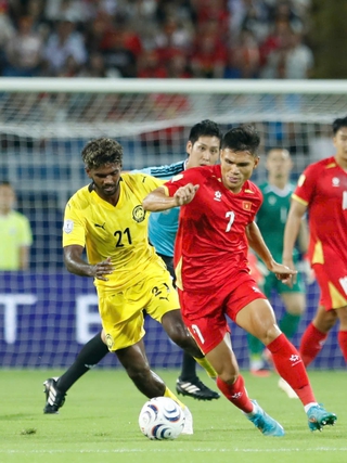 Ngôi sao vừa nhập tịch lên tiếng, Malaysia thắng đậm Bangladesh trận ra quân FIFA ASEAN Cup