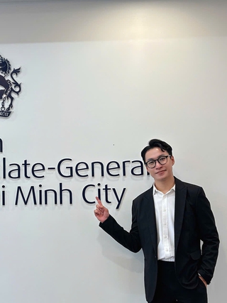 Cái kết bất ngờ của chàng trai từng muốn nghỉ học đại học vì khó khăn