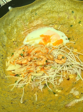 Quán bánh xèo có vườn rau khí canh trăm triệu đồng cho khách tự hái ăn tại chỗ