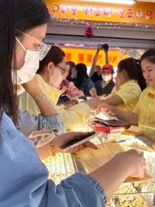 Làm nhiều vẫn không giàu: Vì sao người trẻ kiếm bao nhiêu cũng hết?