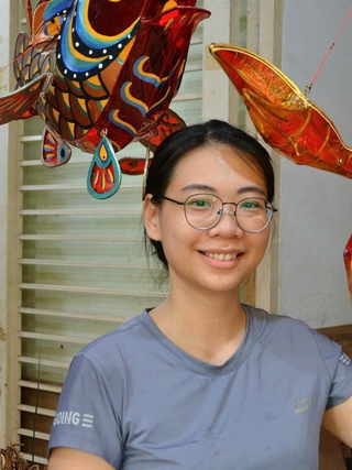 Bỏ việc văn phòng để làm lồng đèn, có chiếc giá hơn 100 triệu đồng