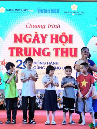 Trung thu đến sớm trên đất tổ Hùng Vương