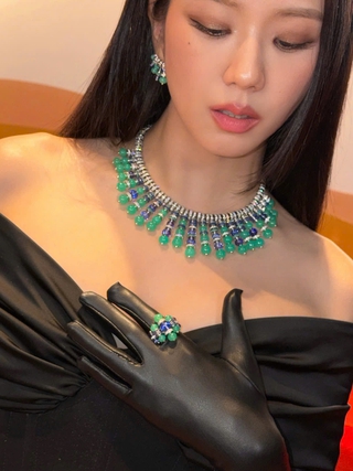 Jisoo (BlackPink) gây choáng với bộ trang sức gần 20 tỉ đồng