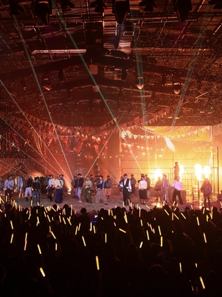 Concert 'Tinh hà say hi' gây xôn xao: Vé 50 triệu vẫn 'cháy'