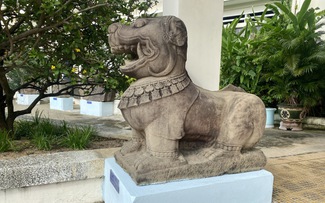 Đề nghị công nhận 2 tượng sư tử đá thành Đồ Bàn là bảo vật quốc gia