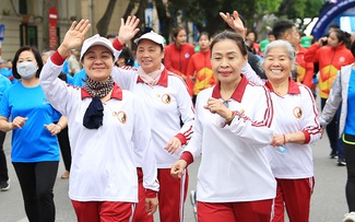 Hàng nghìn người tham gia chạy hưởng ứng lễ phát động giải chạy Báo Hà Nội mới