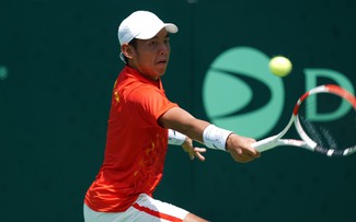 Lý Hoàng Nam ngược dòng vào vòng 2 đơn nam giải quần vợt nhà nghề Indonesia 