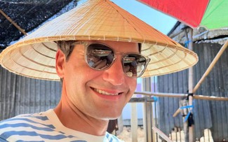 Huyền thoại Roger Federer sang Việt Nam du lịch, giao lưu với người hâm mộ tennis