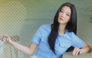 'Em gái quốc dân' Kim Yoo Jung hóa nàng thơ dù diện đồ bình dân