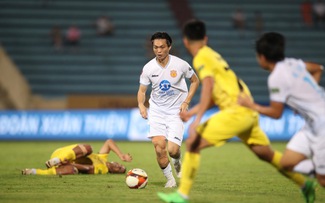 Nhiều ngôi sao xuất sắc, hàng tiền vệ đội tuyển Việt Nam bỗng nhiên chật chội
