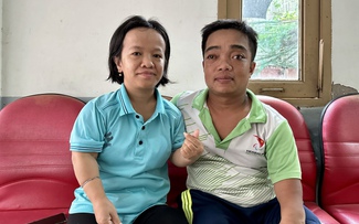 Hành trình phi thường của người phụ nữ cao 1,2 m bán vé số