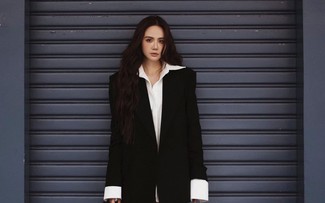 Phong cách gợi cảm của ‘nữ tổng tài’ màn ảnh nhỏ