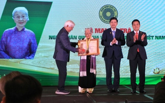 Nghệ nhân ẩm thực U.100 xúc động khi được phong tặng danh hiệu đặc biệt tại TP.HCM