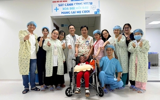 96 ngày 'chiến đấu' của bé trai 5 tuổi bị cha đốt xăng phỏng 80%