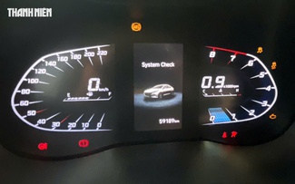 Vì sao đèn cảnh báo trên đồng hồ ô tô thường có nhiều màu sắc khác nhau?