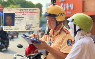 Bằng lái bị trừ hết điểm nhưng vẫn điều khiển xe, tài xế bị phạt bao nhiêu?