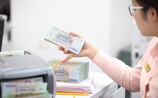 Bất chấp lãi suất thấp, nhiều doanh nghiệp vẫn gửi tiết kiệm hàng ngàn tỉ đồng