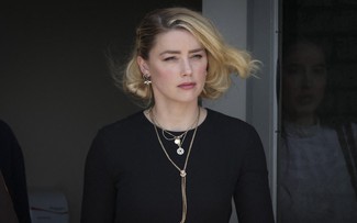 Nghi vấn Elon Musk là cha 2 con sinh đôi của Amber Heard