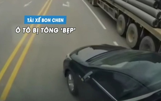 Ô tô con bị tông bẹp dúm vì tài xế 'bon chen'