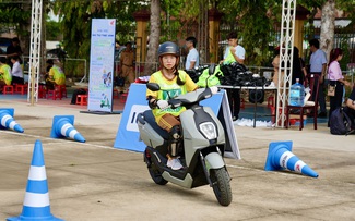Học sinh tự lái xe máy đi học: Rất nguy hiểm nếu không có kỹ năng