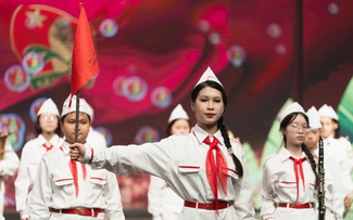 Phát sóng chương trình Giai điệu tự hào 'Khăn quàng thắm vai em'